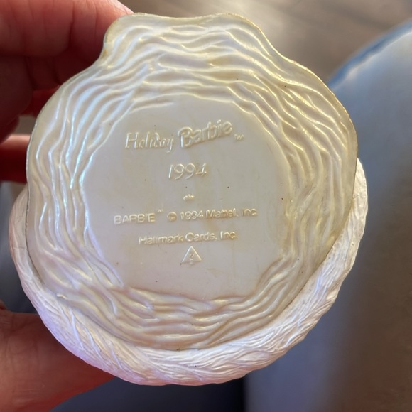 1994 Hallmark Holiday Barbie Ornament - Picture 4 of 6
